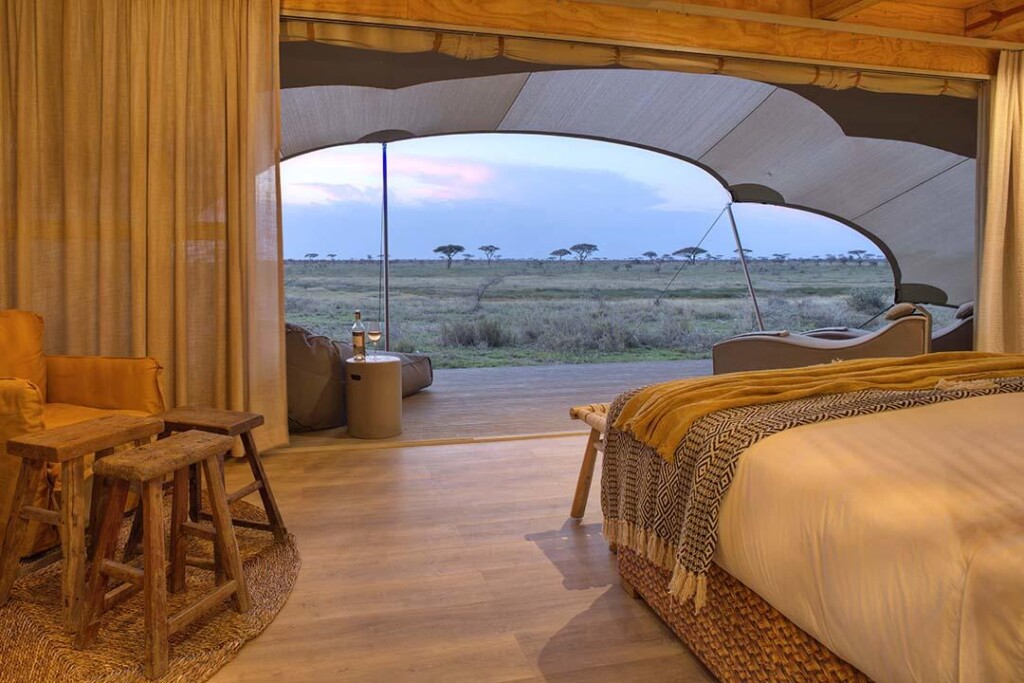 Namiri-Plains-Serengeti-Tanzania-safari-accomodation-room-interior