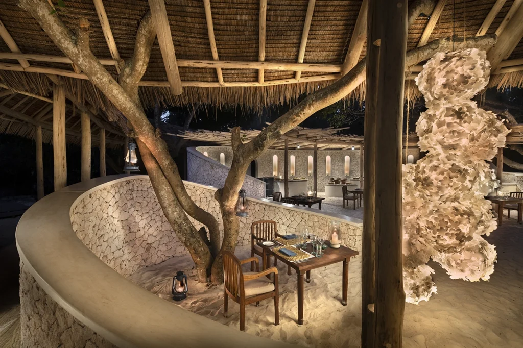 andBeyond-Mnemba-Island-Lodge-Zanzibar-Tanzania-candlelit-dinner
